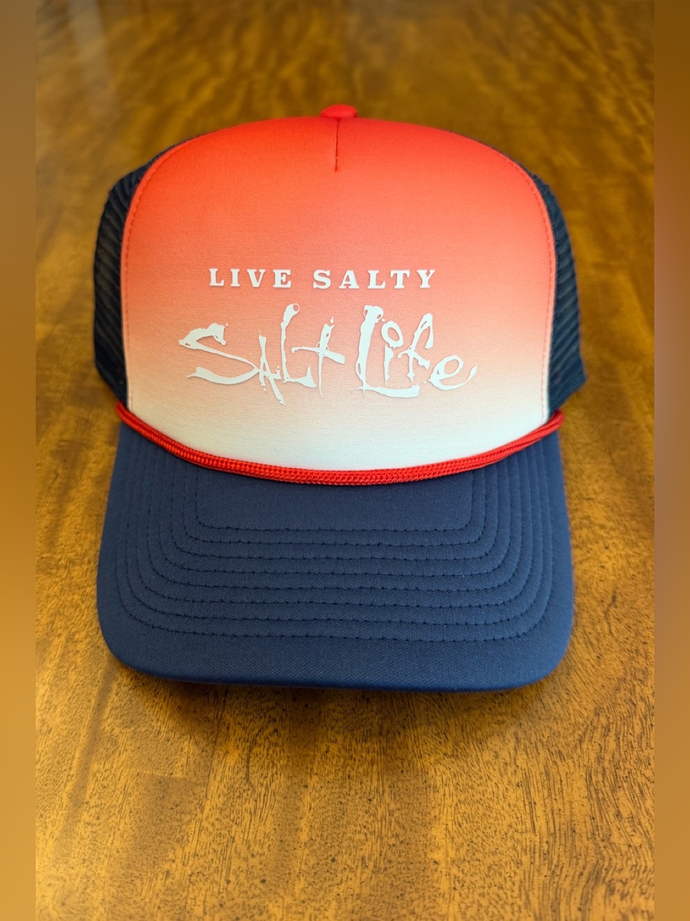 SALT LIFT men’s Live Salty Gradient Trucker Snapback Hat